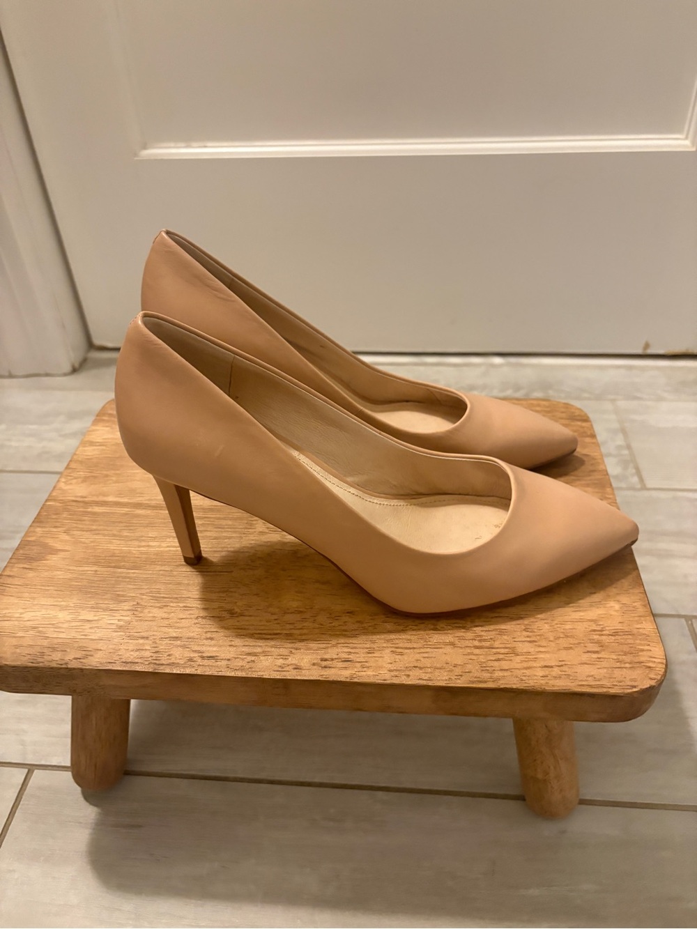 Louise et Cie Blush Beige Pointed-Toe Mid Heel Pumps